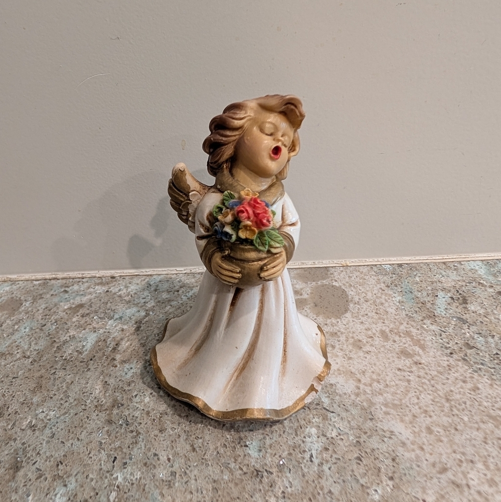 VTG MCM Singing Angel Holding Bouquet of Flowers Made in Italy Signed E.F. 3.5"